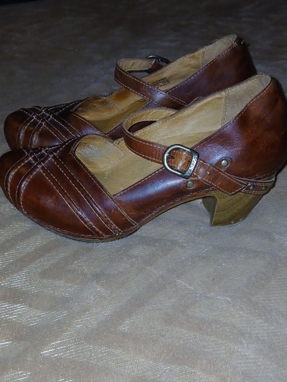 Womens Dansko Brown Leather Mary Jane Wooden Heels with Buckle       Sz: 39/ 8